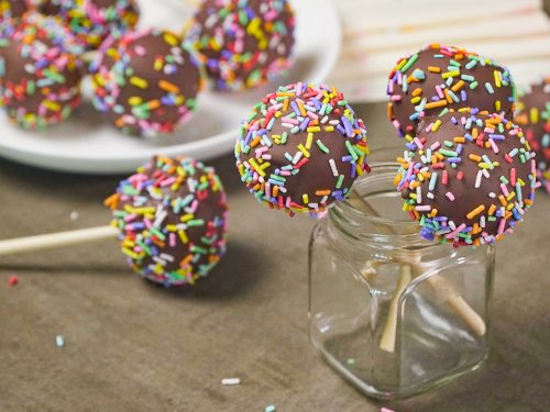 3-Ingredient Chocolate Cake Pops