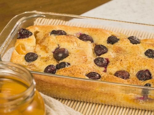 Blueberry Peach Cobbler Recipe- easy fluffy peach blueberry cobbler