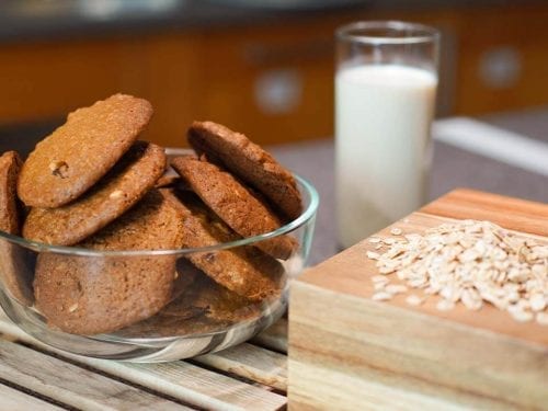 Subway Copycat Oatmeal Raisin Cookies Pastry