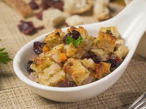 Cranberry Stuffing Recipe -easy apple cranberry stuffing with sausage for Thanksgiving