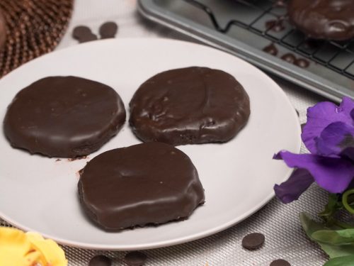 chocolate-covered-copycat-thin-mints-recipe