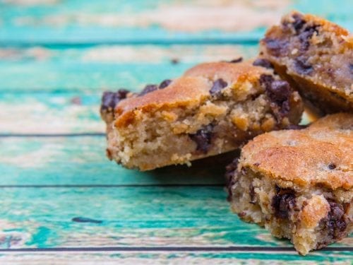 blondie brownie squares with chocolate