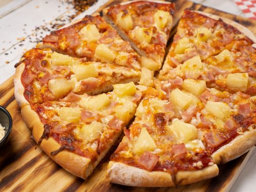 Domino's Copycat Hawaiian Pizza Recipe, dominos hawaiian pizza, homemade hand tossed pizza with ham and pineapple