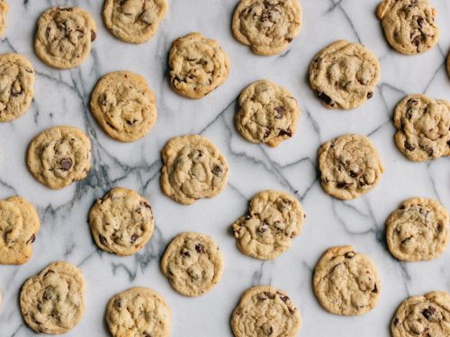 delicious oatmeal chocolate chip cookies