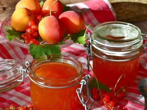 Jalapeno Apricot Preserves Recipe, preserving apricots, jars of apricot preserves made with fresh apricot fruit