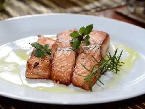 pan-fried salmon fillets with horseradish sauce