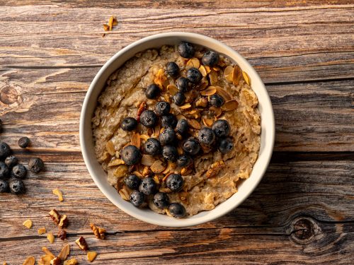 Copycat Starbucks Oatmeal with Fresh Blueberries Recipe, Oatmeal topped with blueberries, nuts, and agave syrup