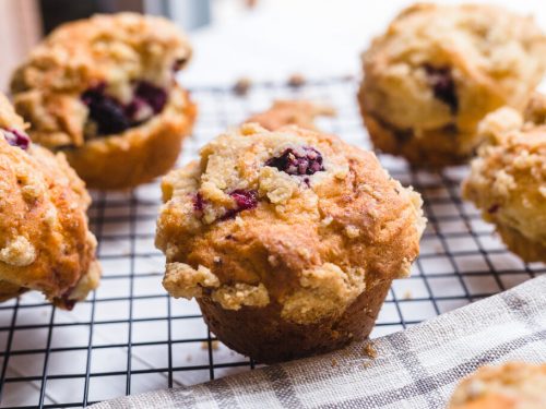 Crumble-Topped Apple Blackberry Muffins Recipe, best blackberry muffin recipe