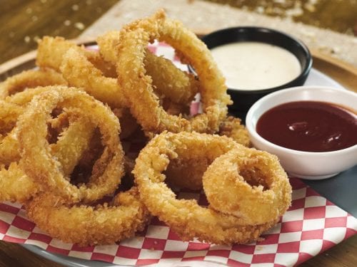 Panko Crusted Onion Rings Recipe, homemade crispy onion rings breaded with panko bread crumbs