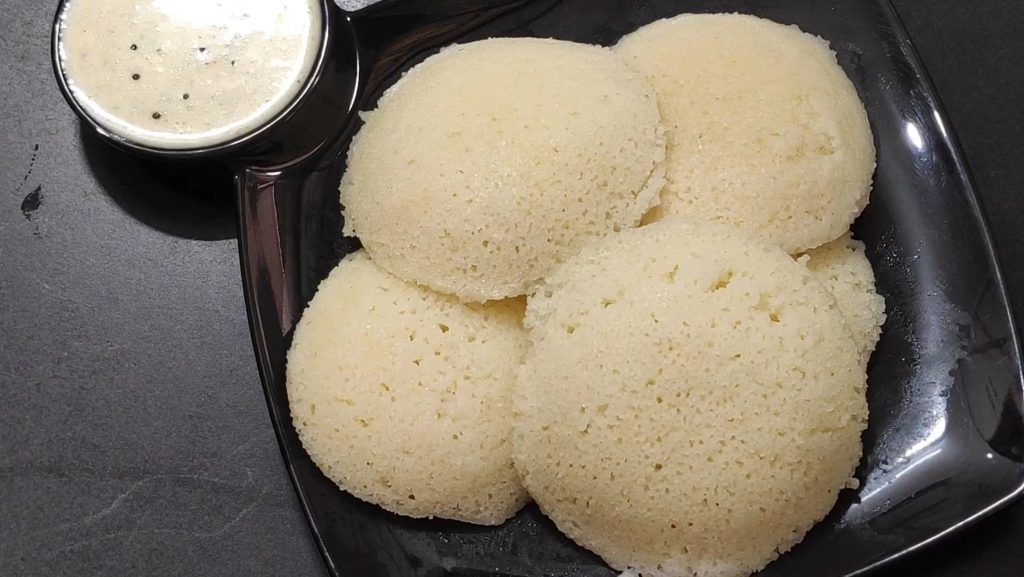 Plain Rava Idli Recipe