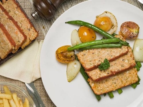 Low Cholesterol Chicken Meatloaf Recipe, easy juicy homemade italian meatloaf with vegetables and marinara sauce