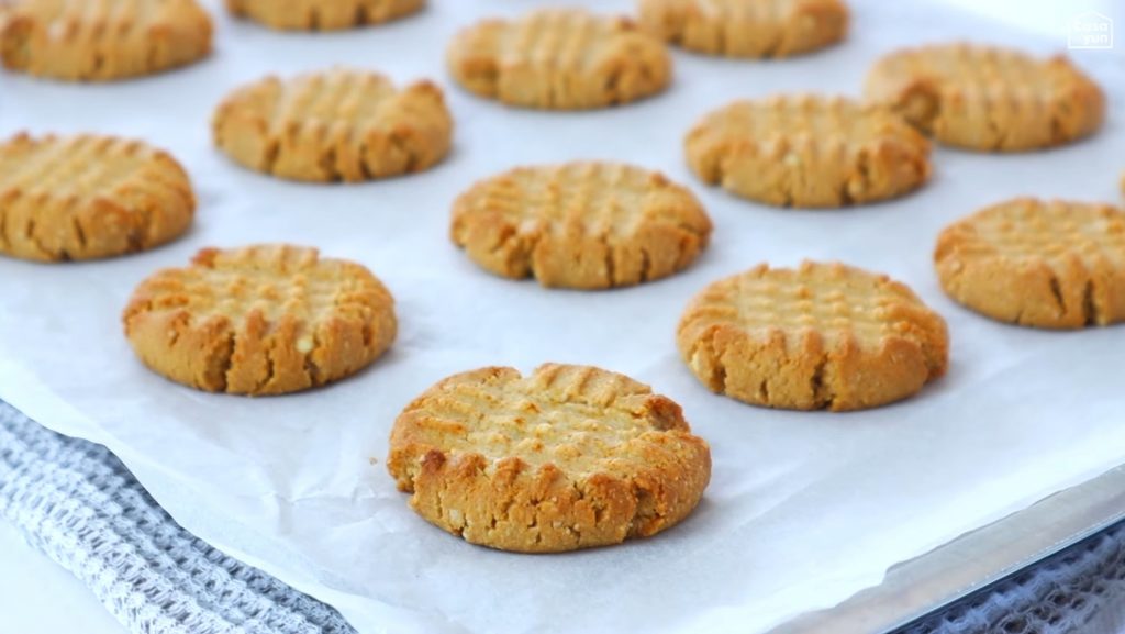 Bite-sized Peanut Butter Cookies Recipe