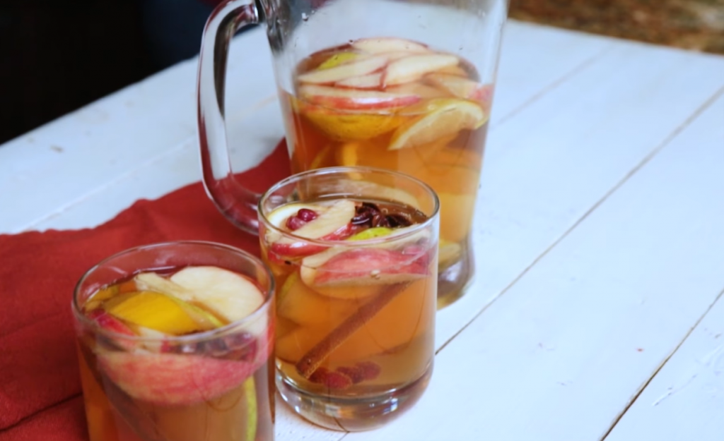 apple-cider-autumn-sangria-recipe