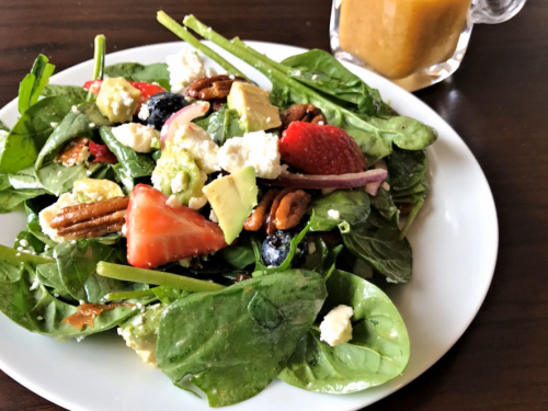 berry-spinach-salad-with-sunflower-seeds-recipe