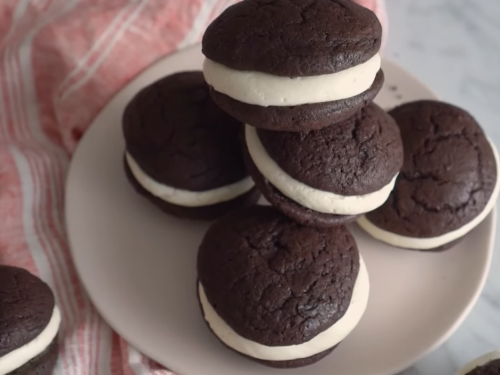 lavender-whoopie-pies-with-vanilla-bean-frosting-recipe