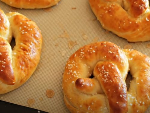 30-Minute Homemade Pretzels Recipe