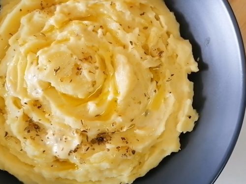 Smooth-and-Creamy-Mashed-Potatoes