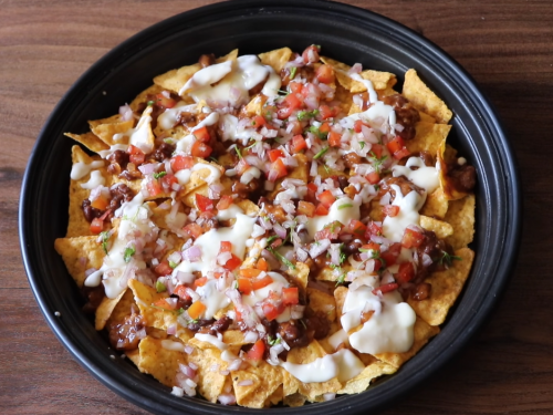 cheesy-loaded-nachos-with-turkey-and-beans-recipe