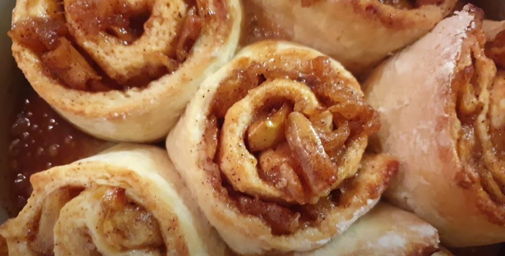 Cinnamon Caramel Apple Pie Rolls Recipe