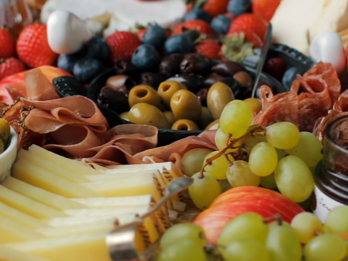 colorful-antipasto-platter-for-a-crowd