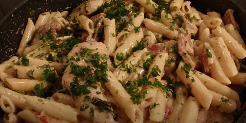 Creamy Bacon and Chicken Veggie Pasta