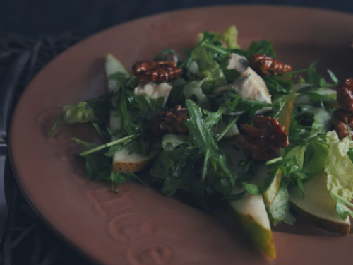 roasted-pear-blue-cheese-and-arugula-salad-recipe