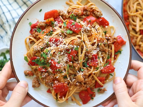 sausage-and-roasted-pepper-linguine-recipe