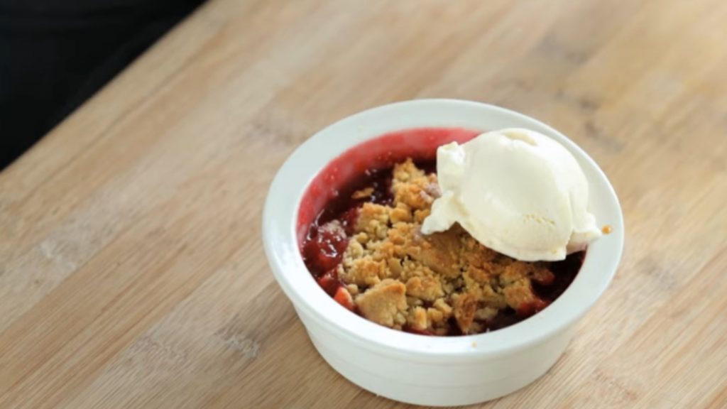 Rhubarb and Raspberry Crumble Recipe