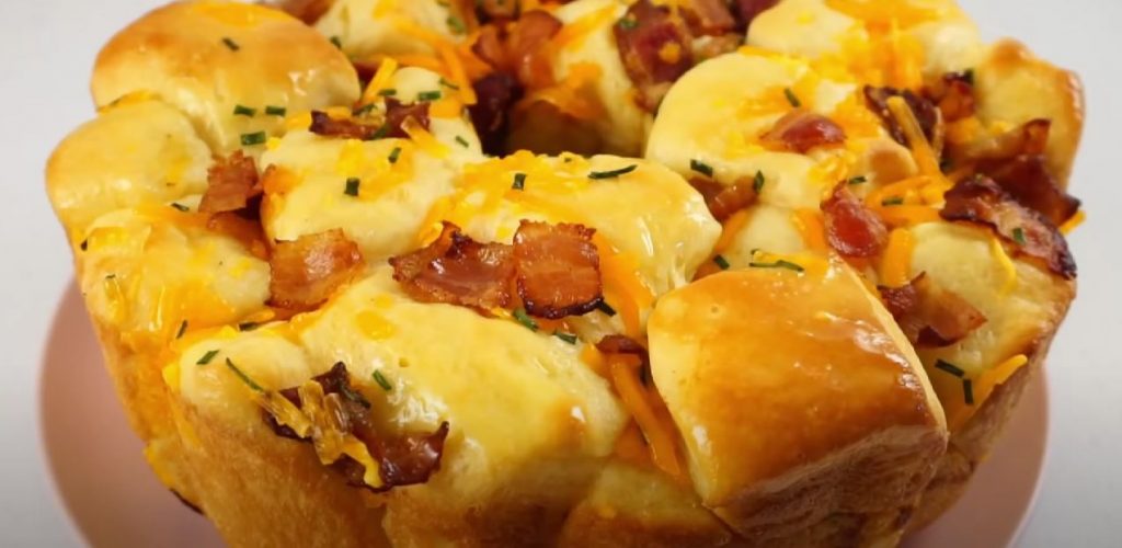 Breakfast Pull-Apart Bacon and Egg Bread Recipe