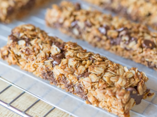 chocolate-chip-cookie-granola-bars-recipe