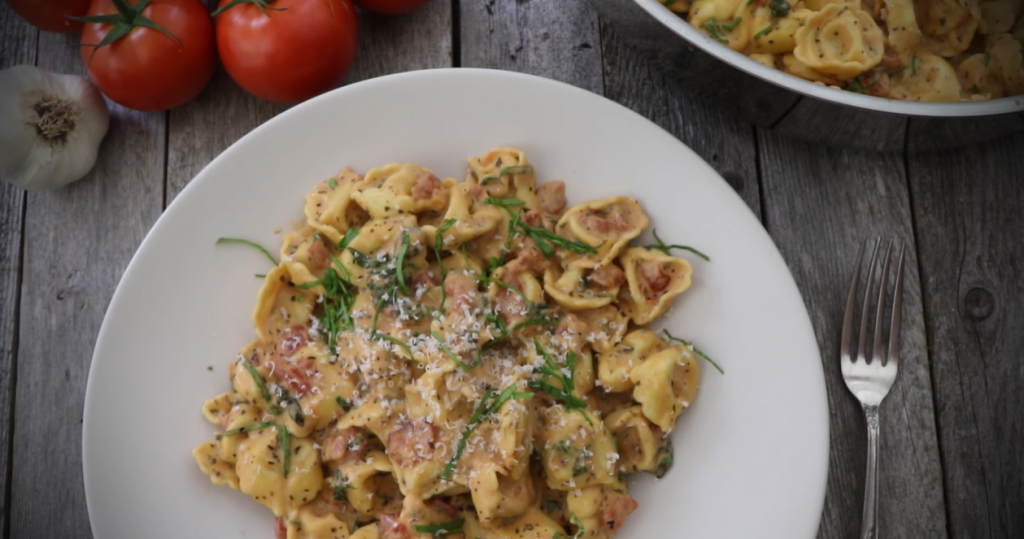 creamy-spinach-tomato-tortellini-recipe