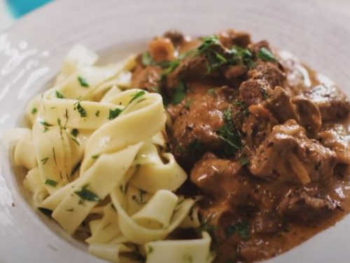 Slow Cooker Classic Beef Stroganoff Recipe