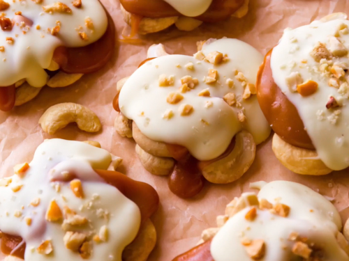 white-chocolate-caramel-cashew-clusters-recipe