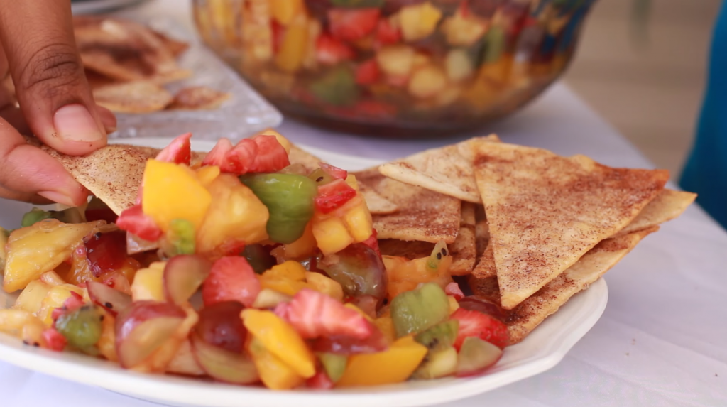 fruit-salsa-with-cinnamon-pita-chips-recipe