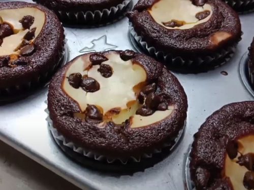 Mini Black-Bottom Cheesecakes Recipe