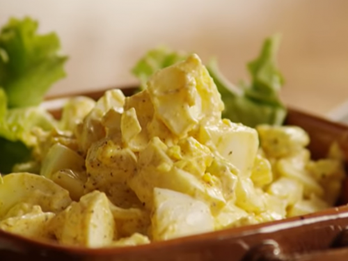 salad-with-honey-mustard-eggs-and-toast-recipe