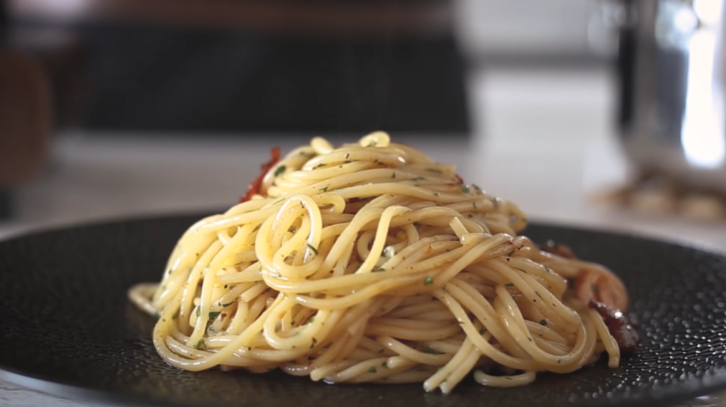 spaghetti-with-escarole-and-bacon-recipe