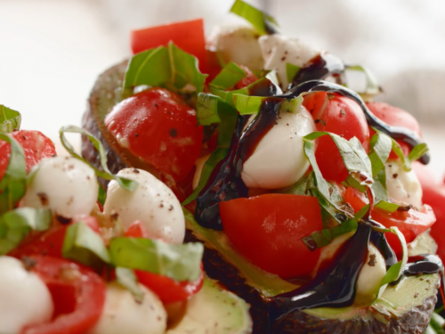 caprese-stuffed-avocados-recipe