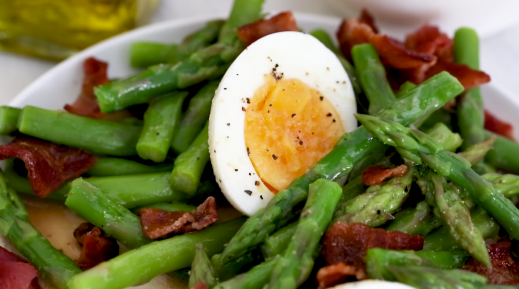 asparagus-salad-with-hard-boiled-eggs-&-creamy-dijon-dressing-recipe