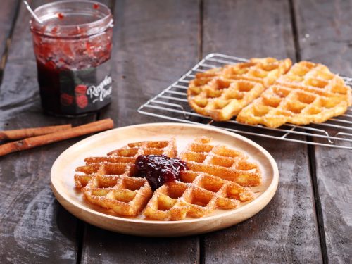 easy-churro-waffles-recipe