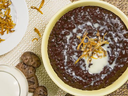 Champorado (Filipino Chocolate Rice Porridge)