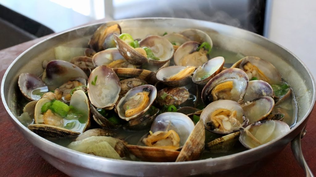 Clam-and-Spinach-Chowder-Recipe