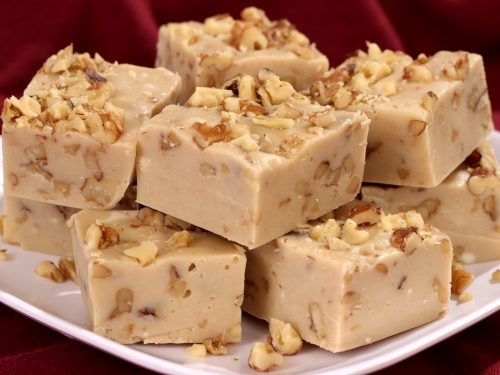 Maple-Walnut-Christmas-Fudge-Recipe