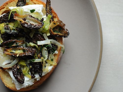 Morel Mushroom and Brie Crostini Recipe