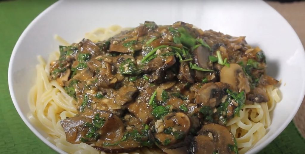 Mushroom and Spinach Stroganoff