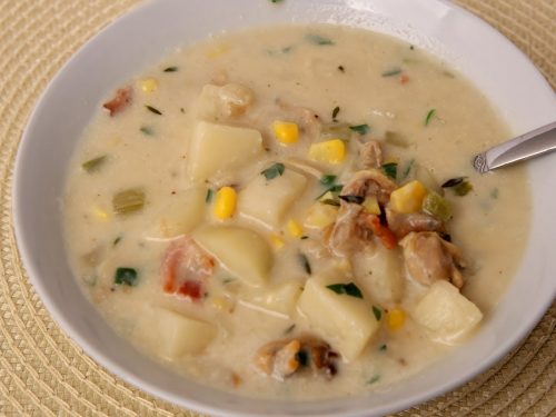 Smoky-Clam-Chowder-Recipe