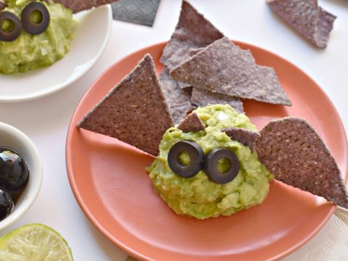 Vegan Halloween Bat Guacamole Recipe