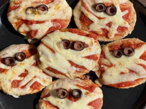 Vegan Halloween Mummy Pizzas