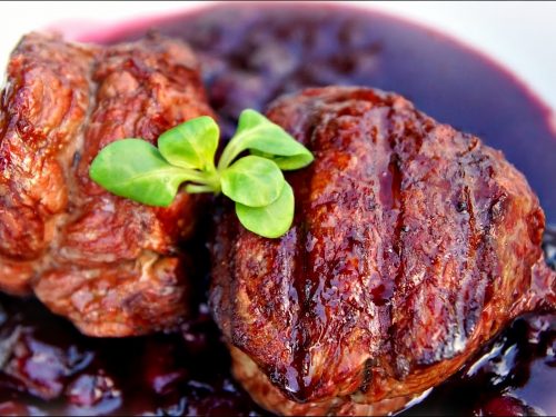 Venison-Loin-with-Blueberry-Sauce-Recipe