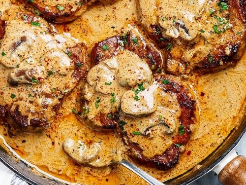 Amazing Pork Chops in Cream Sauce